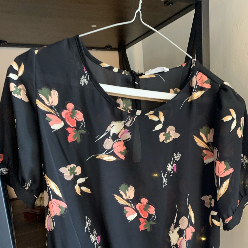 Blouse with flowers
